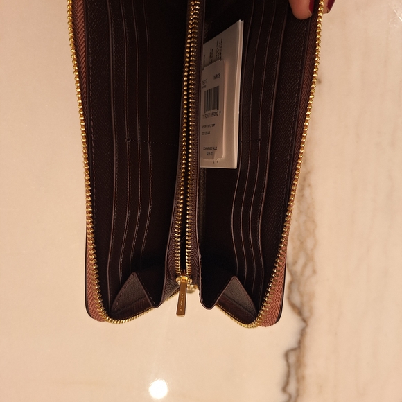 NWT Coach Rose Zip Wristlet Wallet w/ Strap - Picture 3 of 3